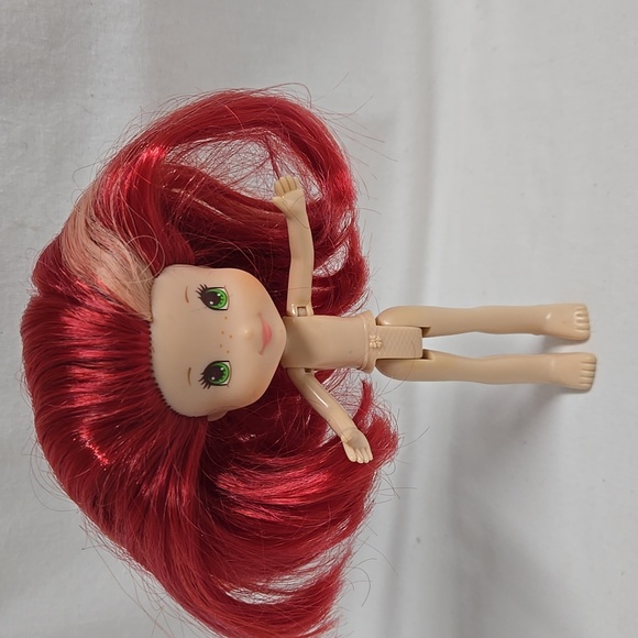 Strawberry Shortcake 6" Doll Figure 2008 TCFC Poseable Freestanding  CUTE - Picture 1 of 14